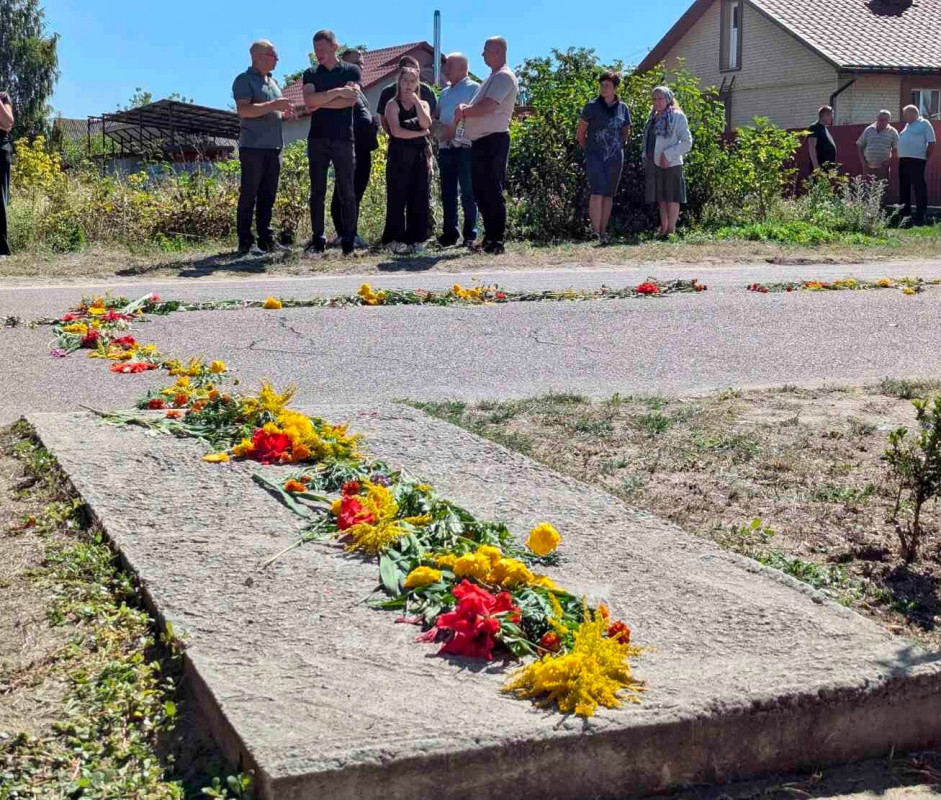Півторарічний син більше не обійме батька: на Волині попрощалися з 30-річним воїном Віталієм Ксьондзиком
