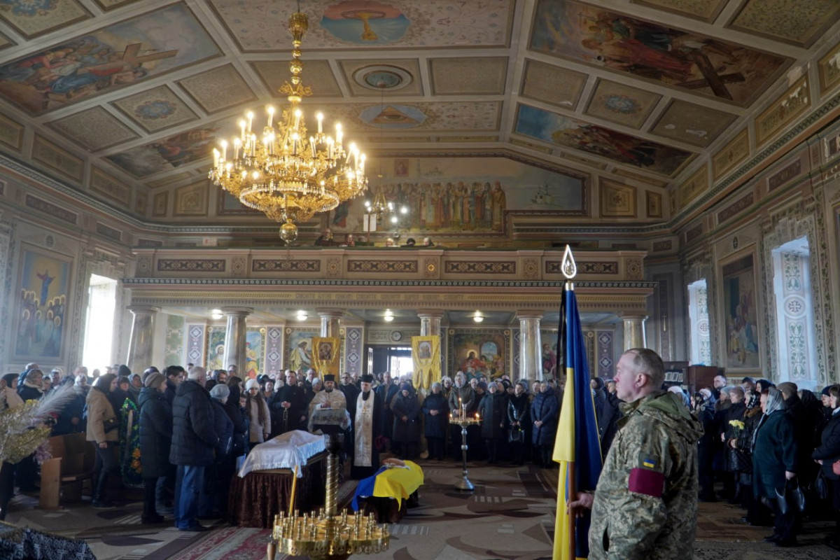 Загинув у четверту річницю російського вторгнення: на Волині в останню путь провели Героя Ігоря Саваса