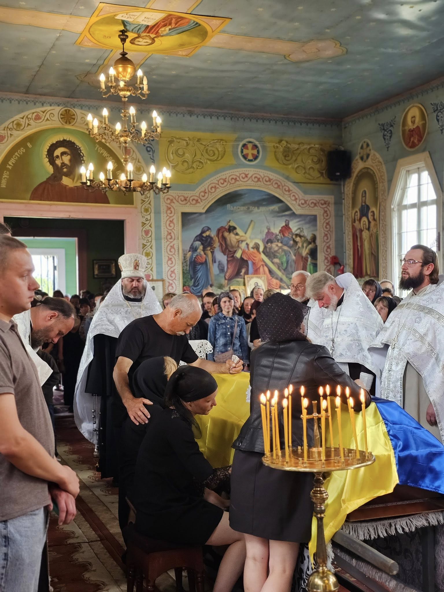 Навіки 33: на Волині попрощалися з полеглим Захисником України Володимиром Семенакою
