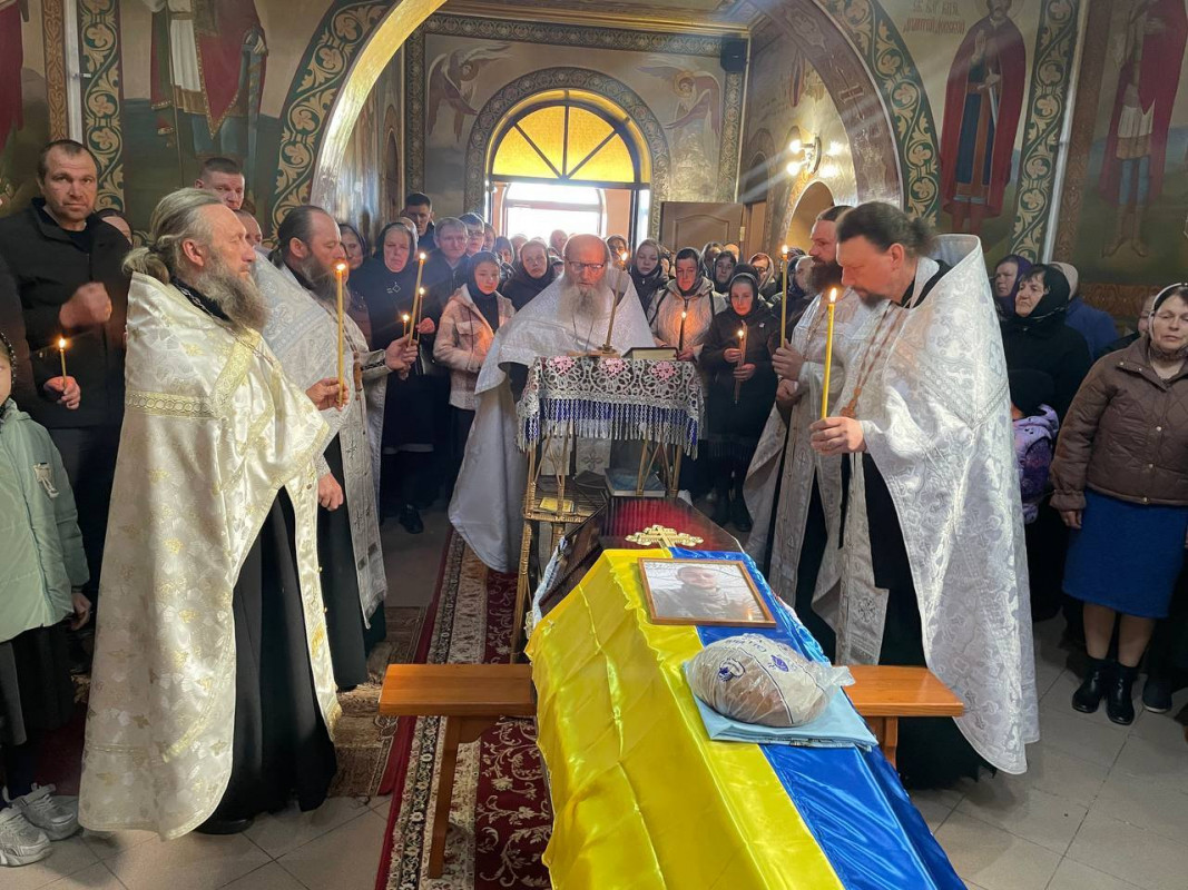 Прекрасний чоловік і батько, надійний побратим: на Волині поховали 29-річного захисника Миколу Півня