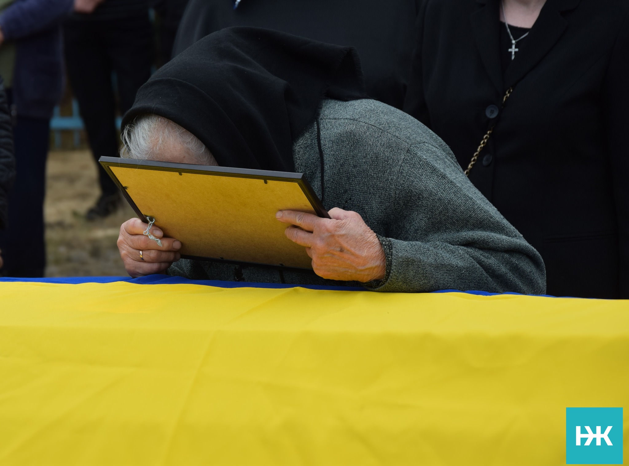 Довгою була дорога додому, бо тривалий час вважався зниклим безвісти: на Волині в останню путь провели воїна Олександра Диня