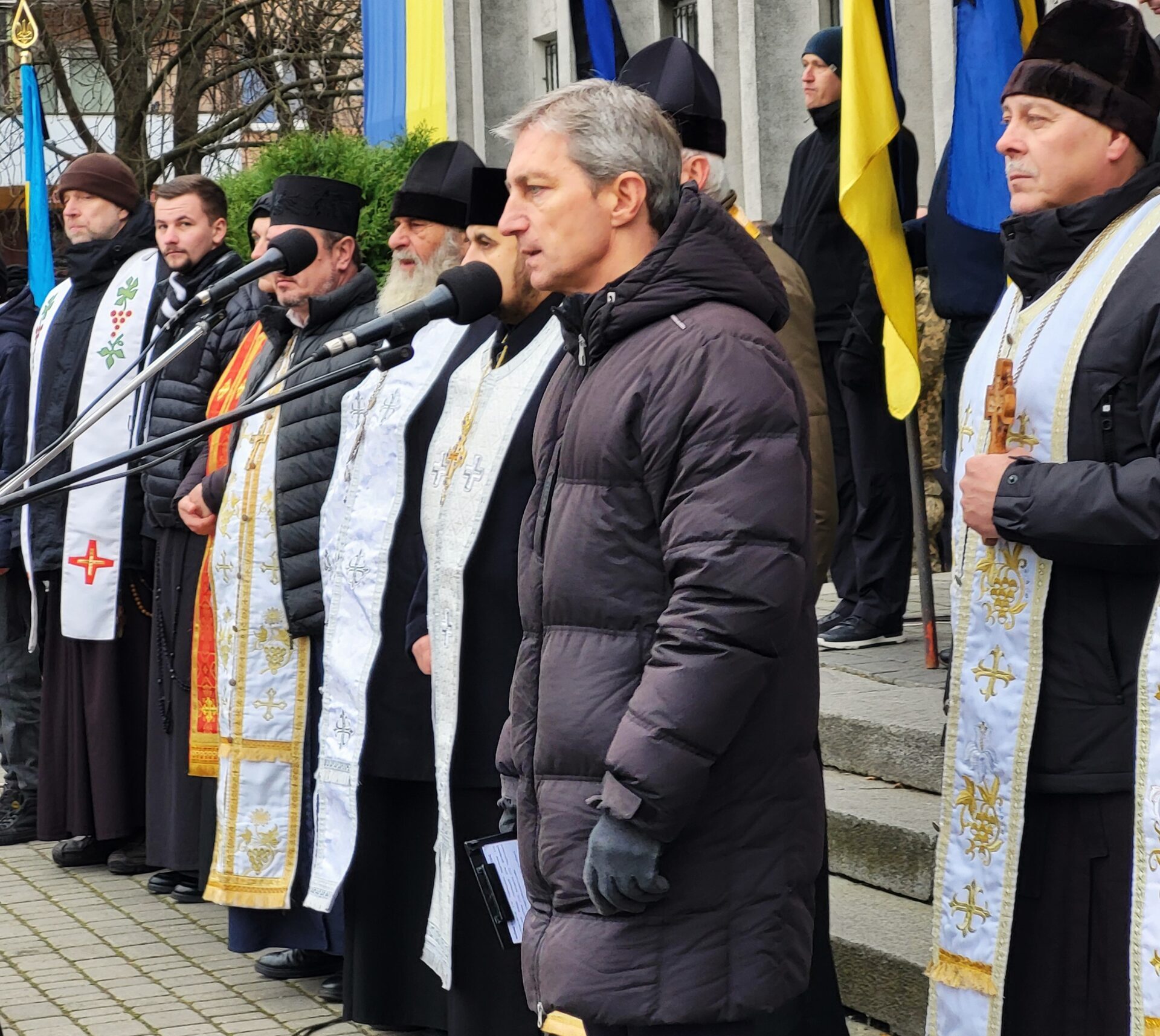 «Людина, яку пам'ятатимуть не лише на Волині, а й за межами України»: волиняни попрощалися з Героєм Ігорем Кобишем