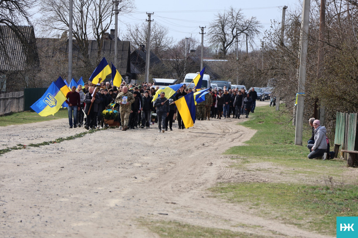 Пройшов АТО та пекло полону: на Волині попрощалися з Героєм Олександром Домальчуком