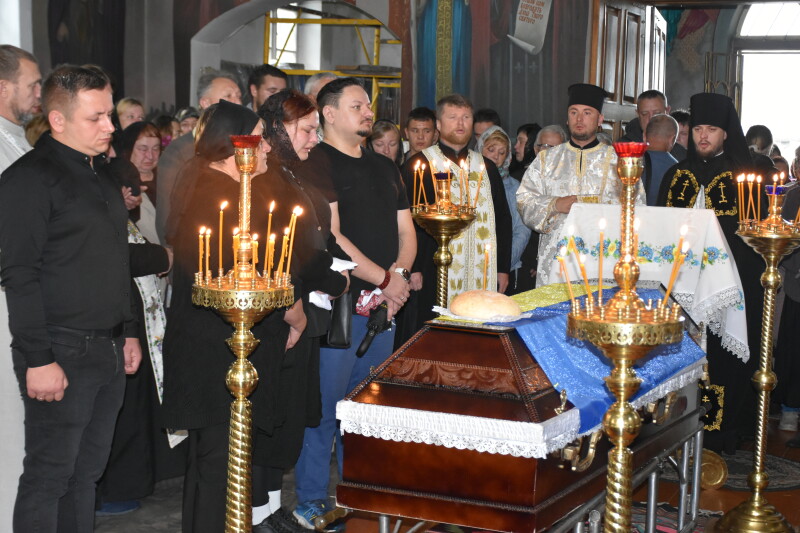 Плакало небо, плакали люди: у Луцькому  з Героєм Миколою Черновим
