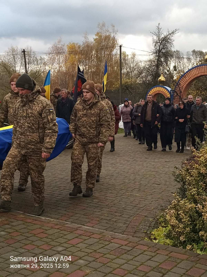 На Волині попрощалися із захисником Іваном Воронюком, який тривалий час вважався зниклим безвісти