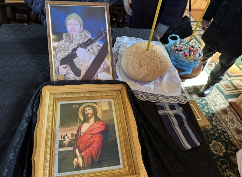 У громаді на Волині сотні людей вийшли провести полеглого Героя Василя Філончука в останню дорогу