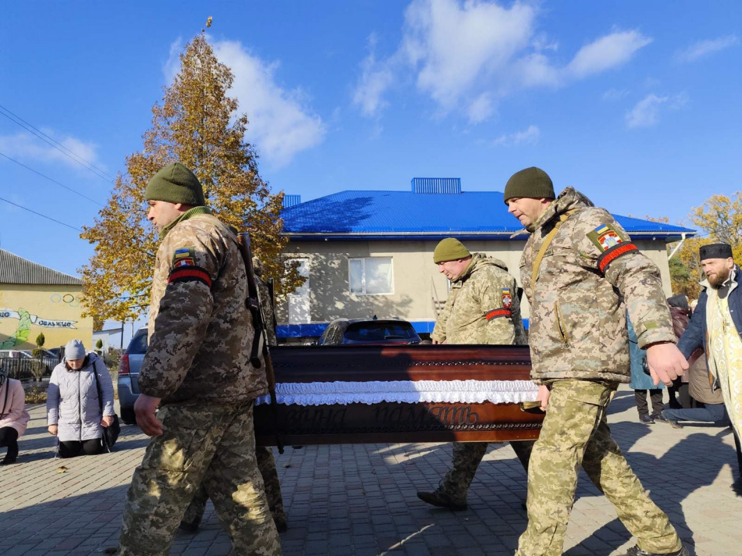 Призвали на службу у липні: волиняни провели в останню дорогу загиблого 27-річного Героя Олександра Пшикова