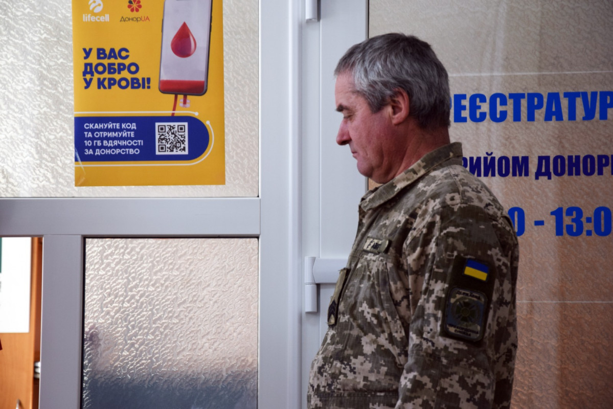 Кров для фронту і тилу: волинські прикордонники поповнили банк крові
