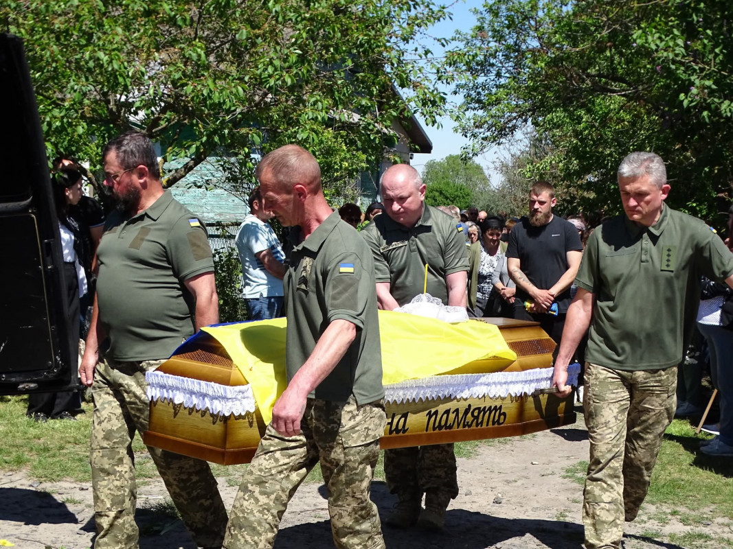 Загинув у Куп’янському районі внаслідок ворожого обстрілу: на Волині поховали Героя Олега Ковальчука