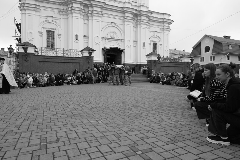 Поховання за майже вісім місяців після загибелі: у Луцьку попрощалися з Героєм Олександром Шевчуком