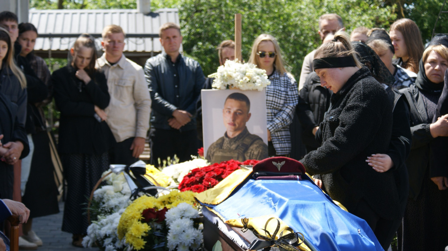 «Врятував побратима ціною власного життя»: на Волині попрощалися з 25-річним Героєм Андрієм Лавренчуком