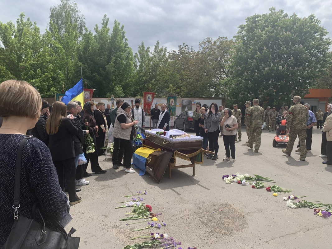 Загинув смертю Героя: на Волині провели в останню путь захисника Олега Хайбу