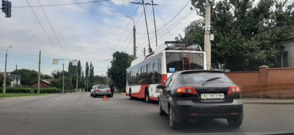 У Луцьку трапилася аварія: рух транспорту ускладнений