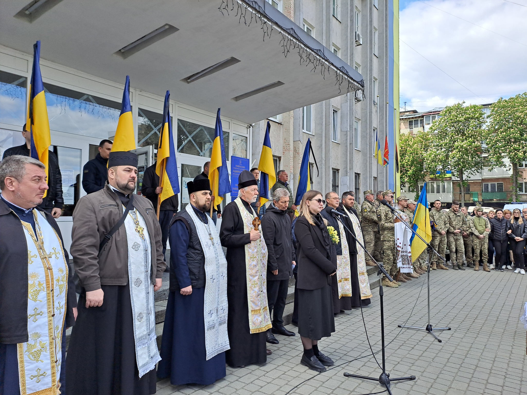 «Тато – моя душа, яку з мене вирвали»: на Волині в один день попрощалися з двома Героями - Максимом Плотніковим та Русланом Фатхудіновим