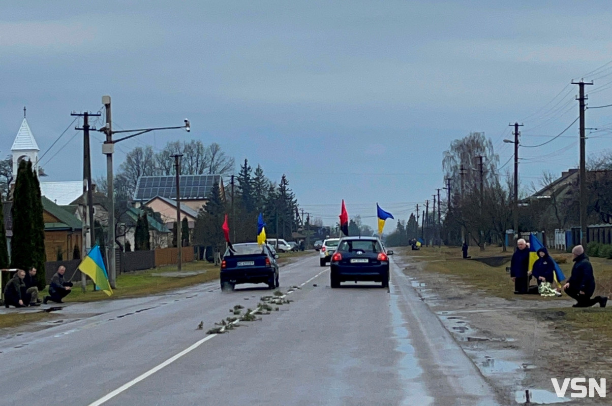 Захищав Україну з перших днів війни: «на щиті» додому повернувся Герой з Волині Петро Солодуха