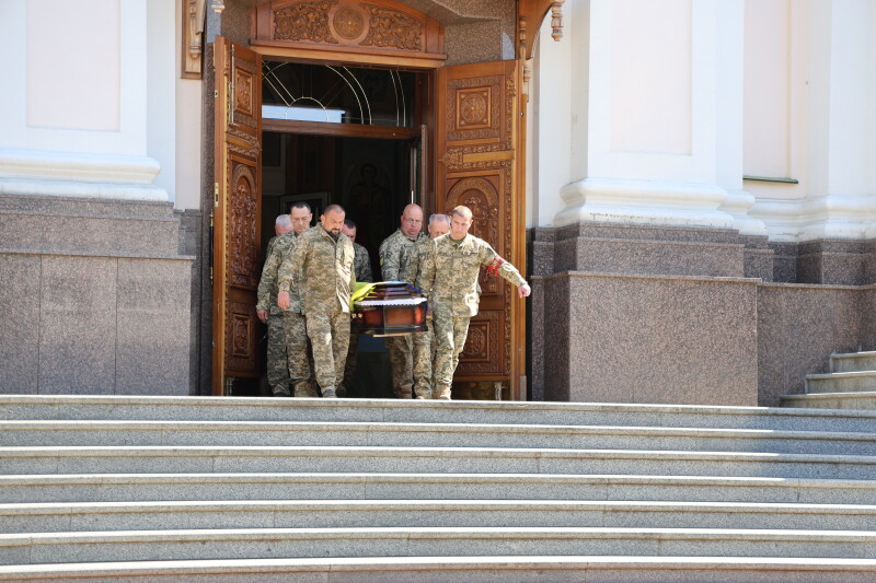 У Луцьку попрощалися з Героєм Андрієм Ющиком, який загинув понад рік тому