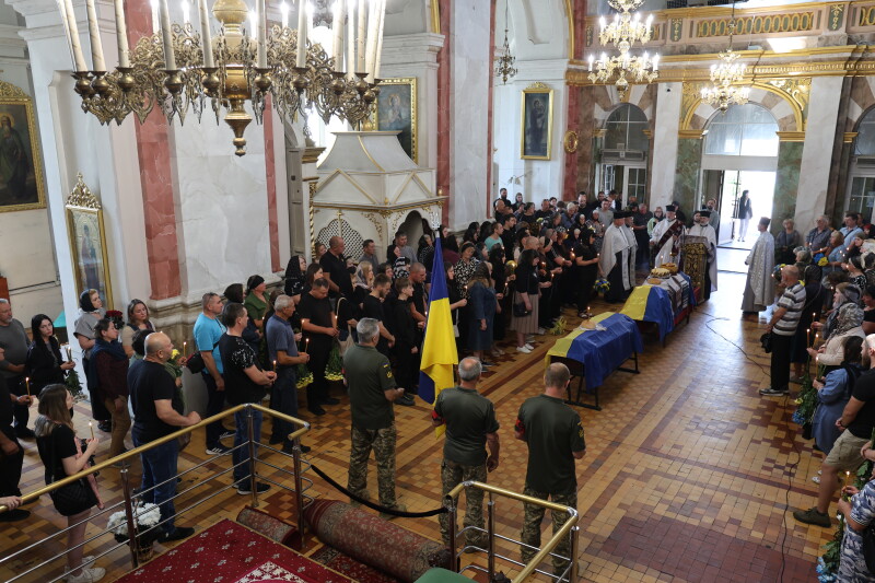 Загинули понад рік тому у Курській області: у Луцьку відбулося прощання з Героями Леонідом Матвійчуком та Олександром Єдинаком