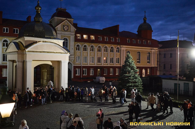 Як у Луцьку освячували кошики напередодні Великодня