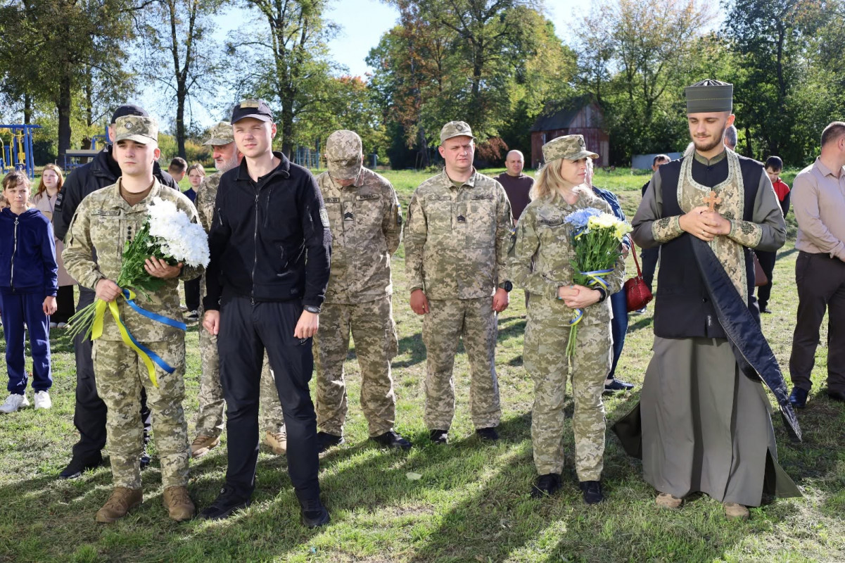 У громаді на Волині відкрили меморіальні дошки чотирьом полеглим захисникам-випусникам