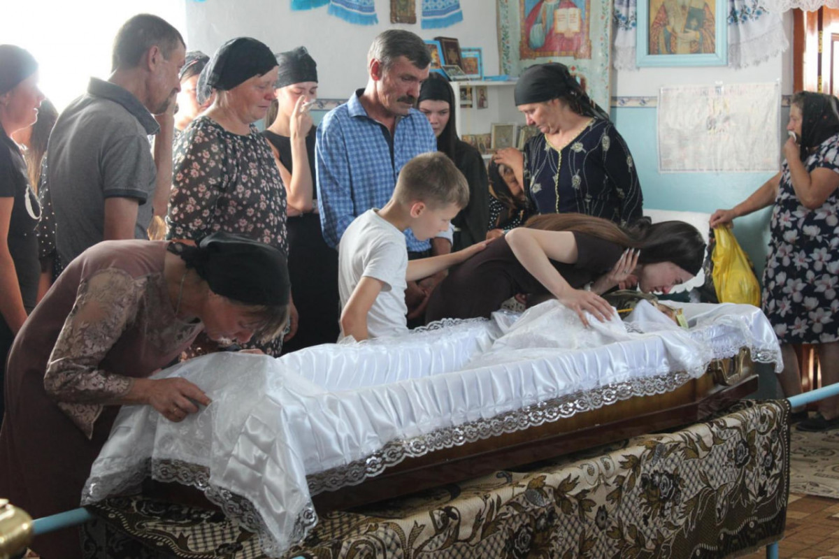 Життя забрала не ворожа куля, а підступна хвороба: на Волині провели в останню путь Віктора Ковальчука