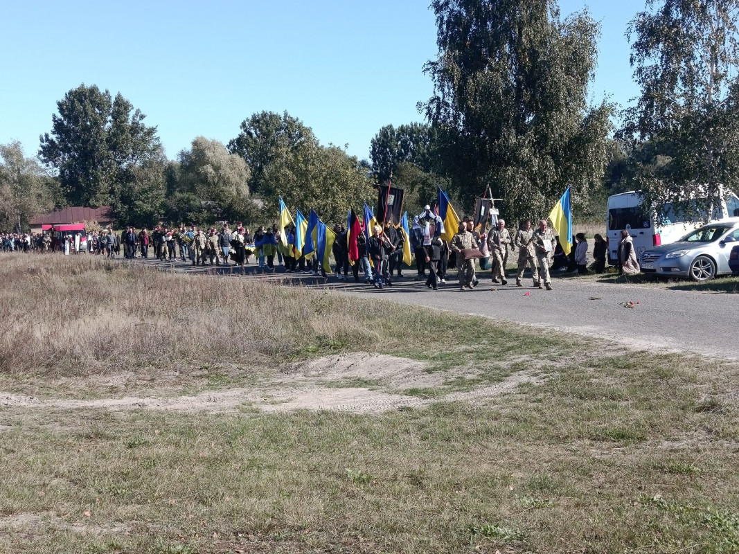 Овдовіла дружина, син та донечка так рано втратили батька: на Волині провели в останню земну дорогу Героя Сергія Водька