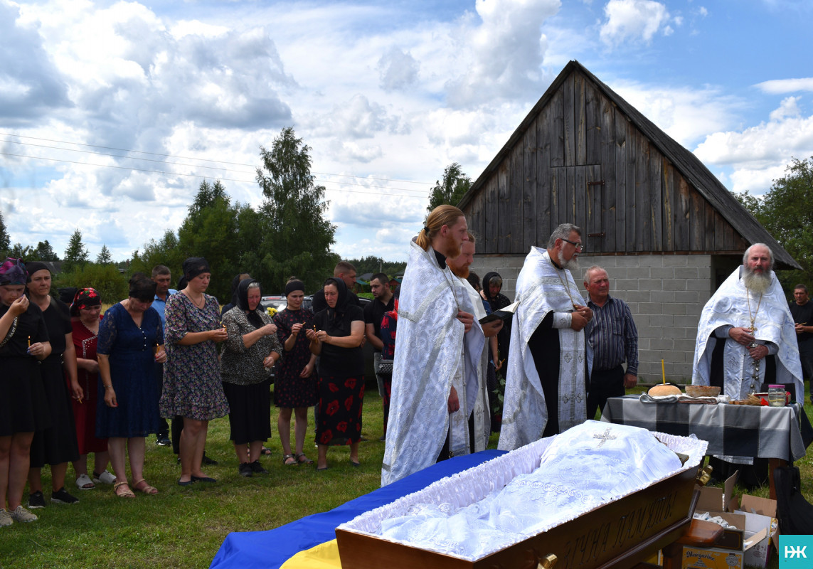 Замість омріяної відпустки додому Герой повернувся «на щиті»: на Волині в останню земну дорогу провели Валерія Баса