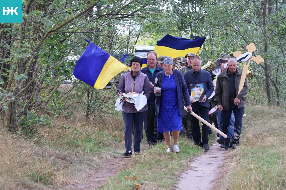 У громаді на Волині попрощалися із загиблим на Сумщині захисником Володимиром Хвесиком