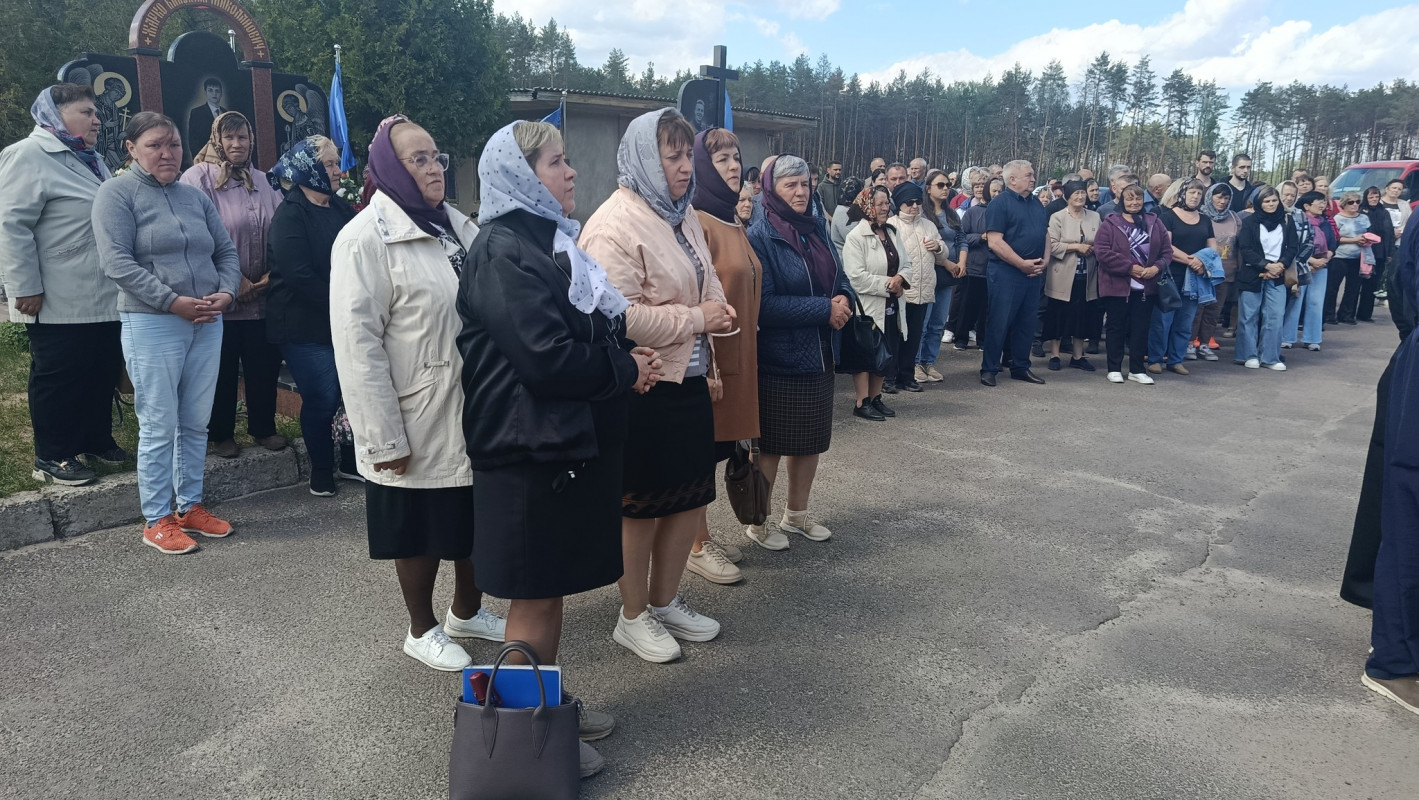 Біль втрати, що не стихає: у громаді на Волині провели в останню дорогу підполковника Повітряних сил України Юрія Халика