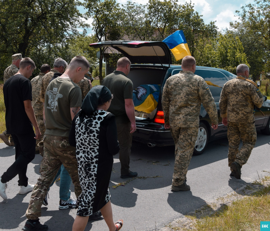 Вважався зниклим безвісти: на Волині в останню дорогу провели Героя Сергія Остимчука
