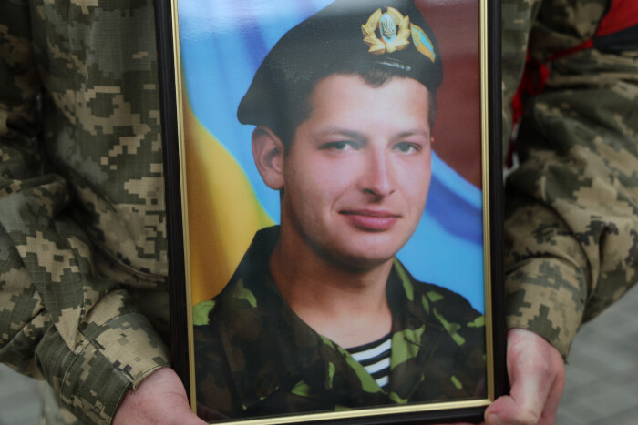 Не встиг створити сім’ю: у Луцьку попрощалися з Героєм Олексієм Кривовим, який довгий час вважався зниклим безвісти