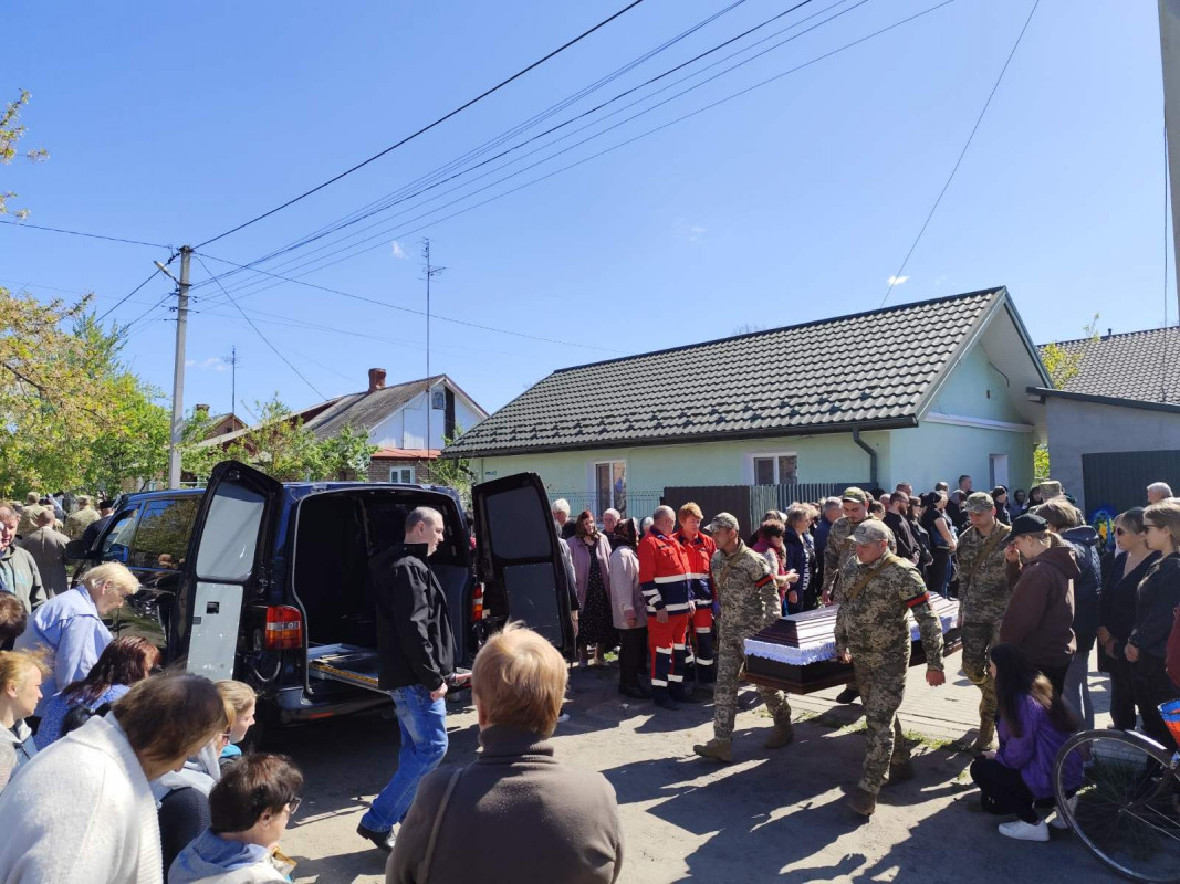 Два брати загинули на війні з різницею 2 роки: на Волині поховали 23-річного Героя Юрія Радчука