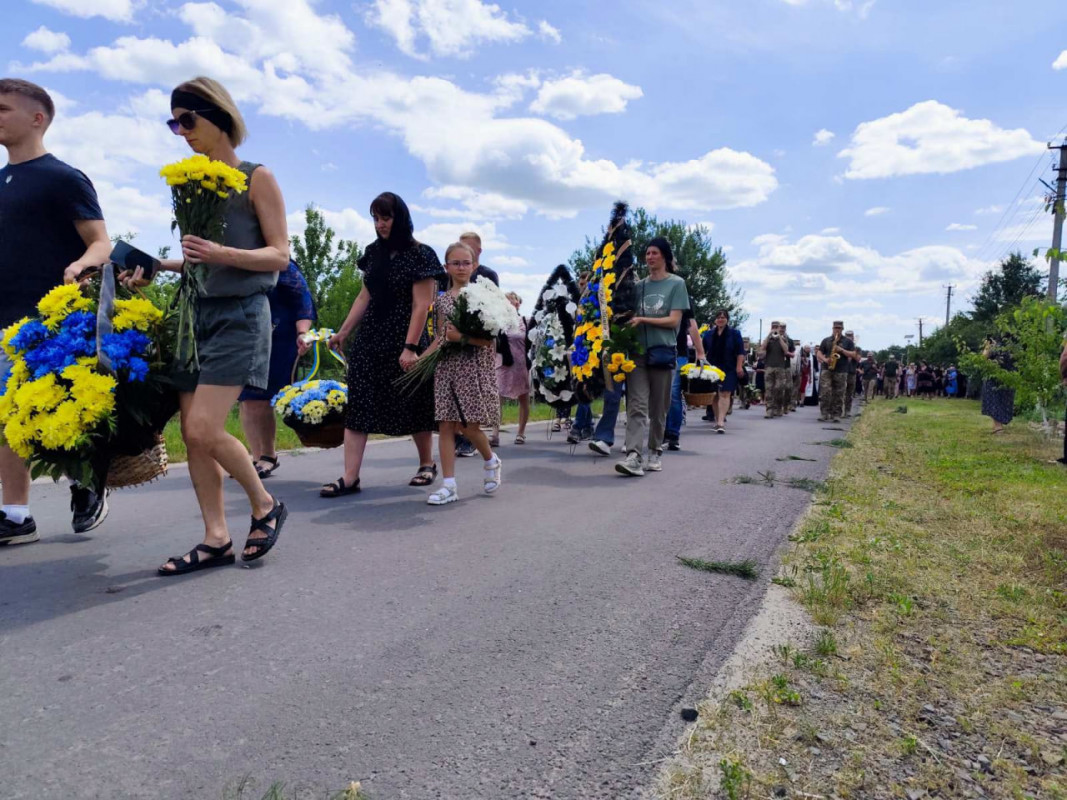Майже два роки вважався зниклим безвісти: на Волині провели в останню дорогу Героя Миколу Войтюка