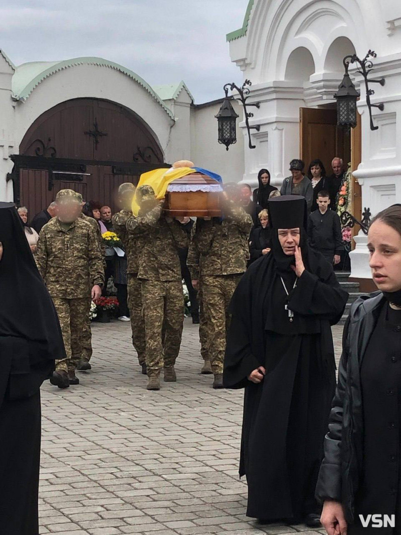 Разом із ним загинули ще двоє полковників: у Зимненському монастирі відспівали офіцера Олександра Никитюка