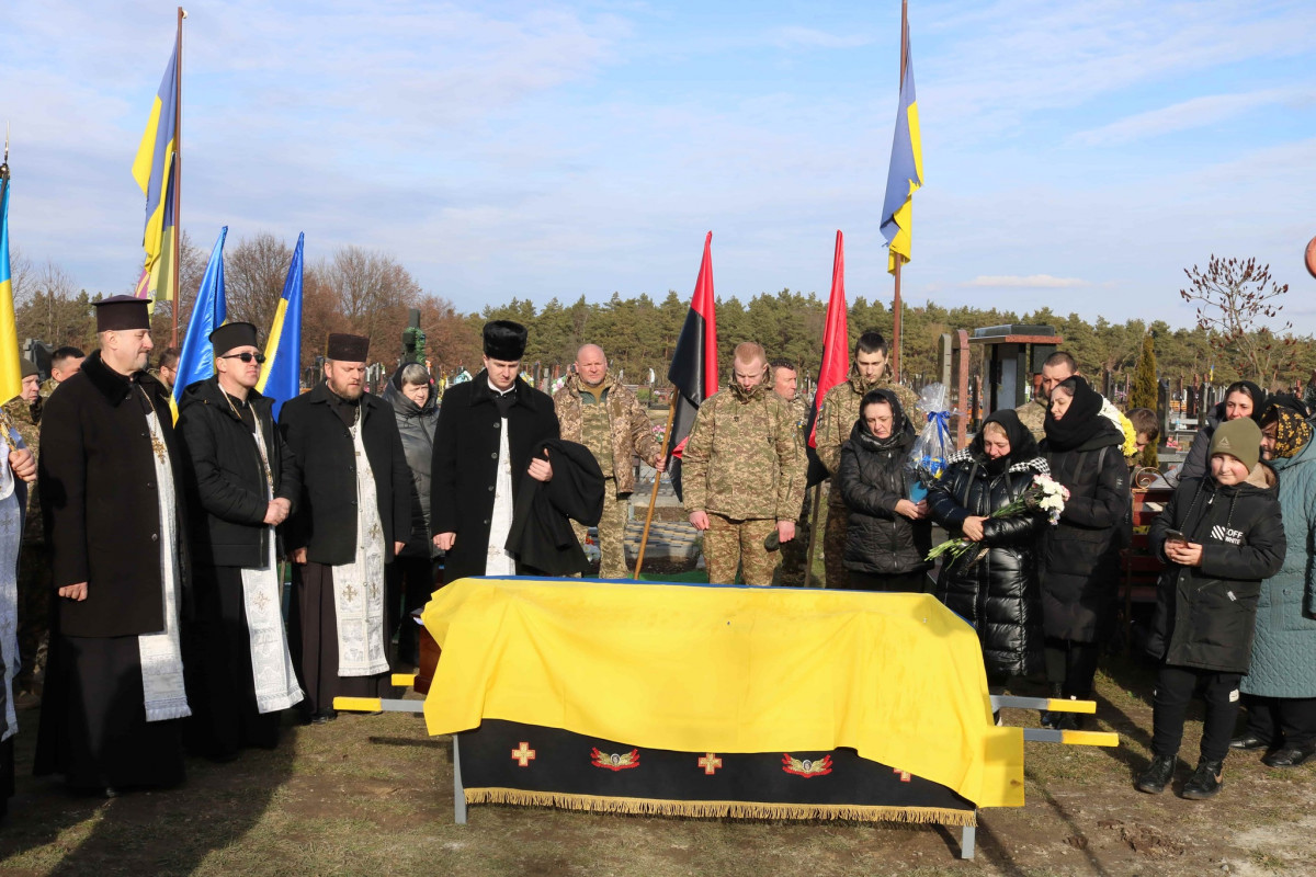 Чотири дні медики боролися за його життя: на Волині в останню земну дорогу провели Героя Ігоря Доманського