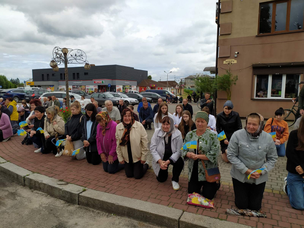 Ворожий дрон обірвав життя Героя: на Волині прощались з полеглим воїном Олегом Беценком