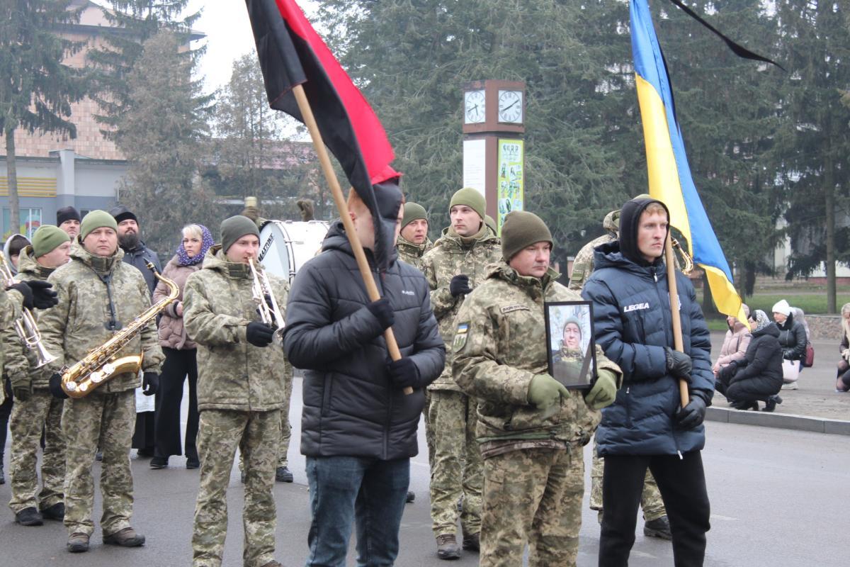 Після довгої дороги на вічний спочинок: на Волині поховали Валерія Грибчука, який понад рік вважався зниклим безвісти