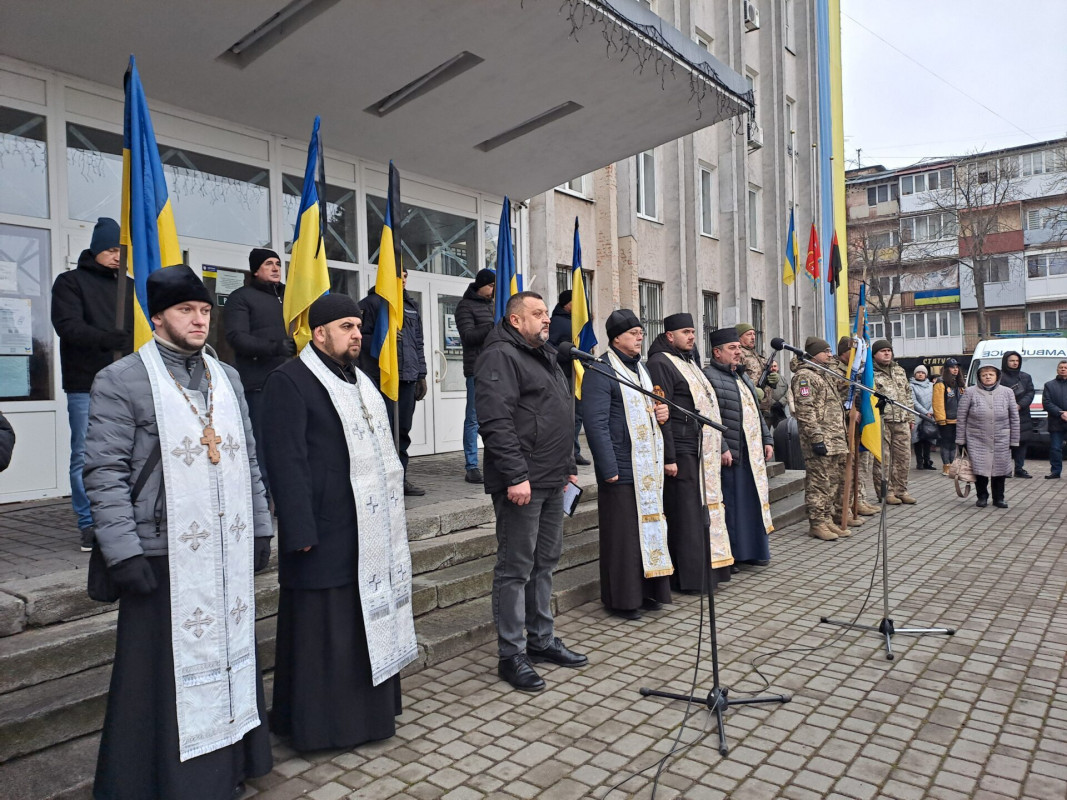 Неповних два місяці тому тільки одягнув військову форму: на Волині попрощались з Героєм Ростиславом Кривчуком