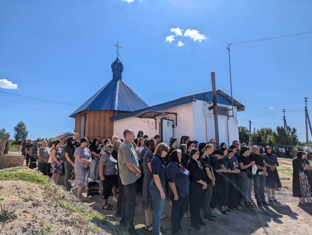 Півторарічний син більше не обійме батька: на Волині попрощалися з 30-річним воїном Віталієм Ксьондзиком
