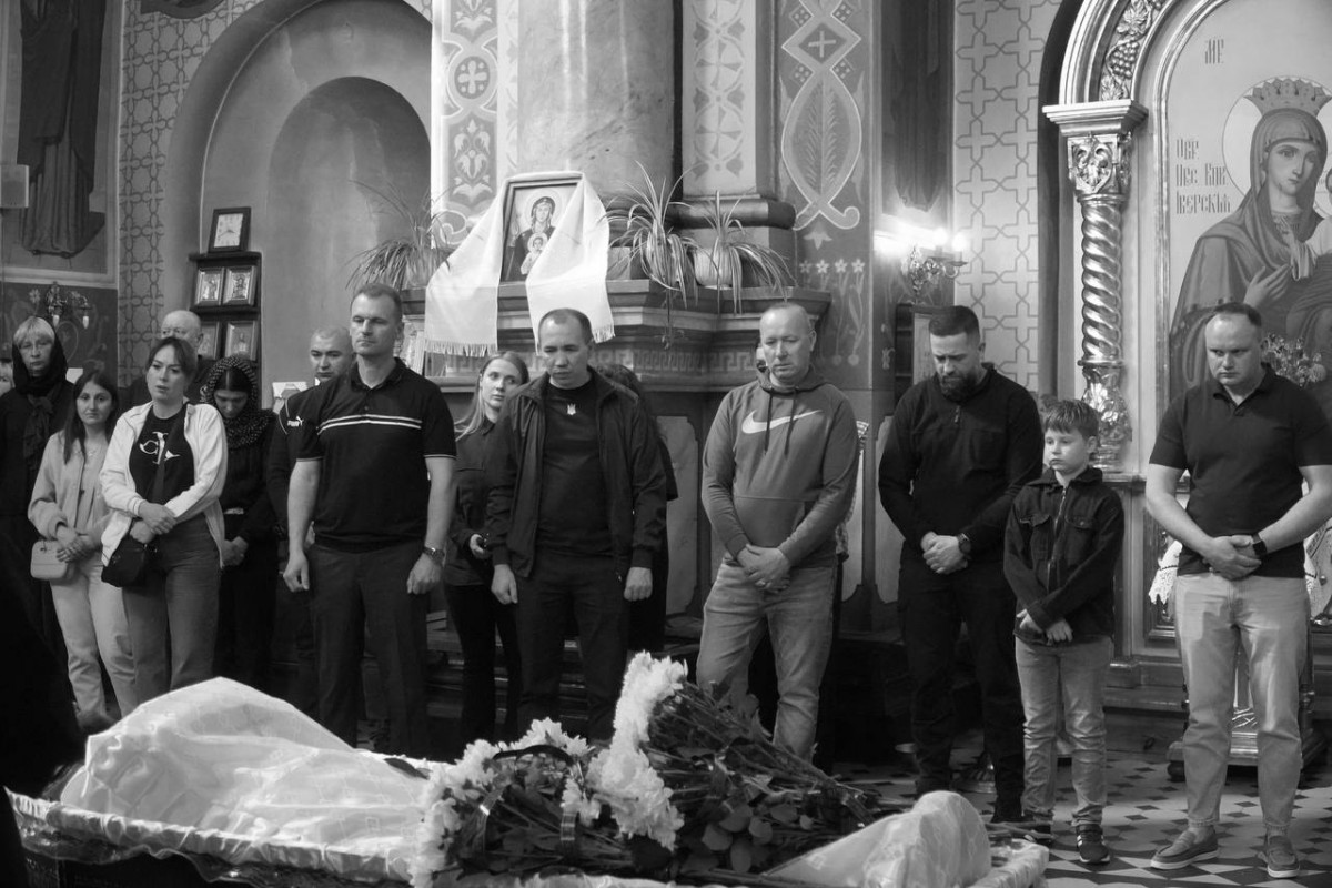Без батька залишилися син і маленька донечка: на Волині в останню путь провели 39-річного захисника Олега Козінського
