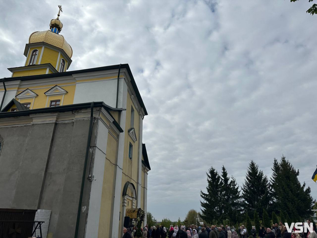 Сотні вірян прийшли на святкову літургію в Жидичинський монастир, яку очолив предстоятель ПЦУ Епіфаній
