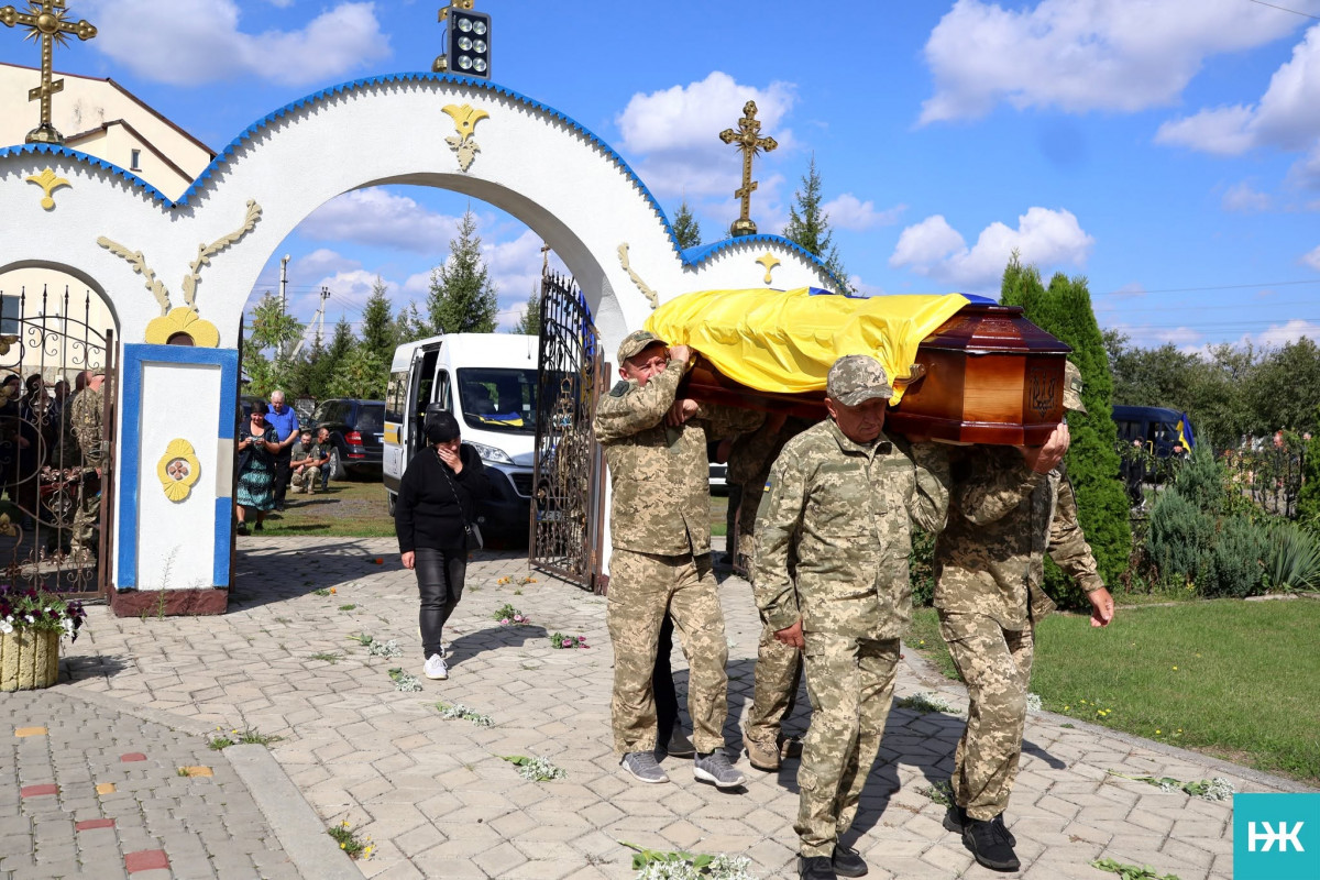 Життя обірвала ДТП: на Волині попрощалися з молодим військовим Олександром Круковцем