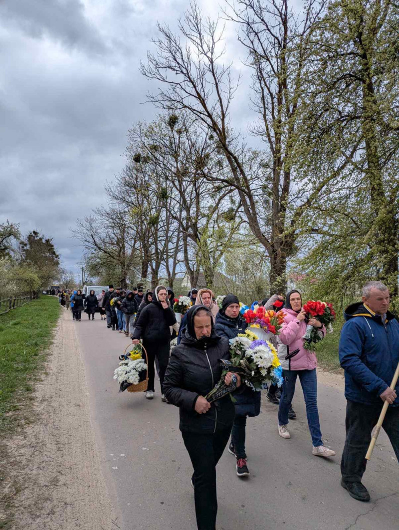 Понад півтора року вважався зниклим безвісти: на Волинь «на щиті» повернувся Герой Дмитро Новосад