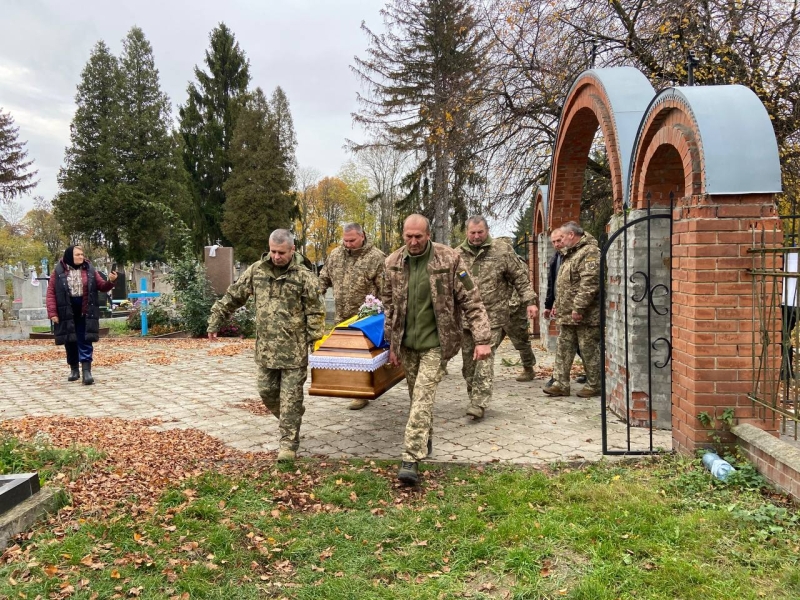 На Волині провели в останню путь Героя Олександра Шуміка, який загинув від удару FPV-дрона