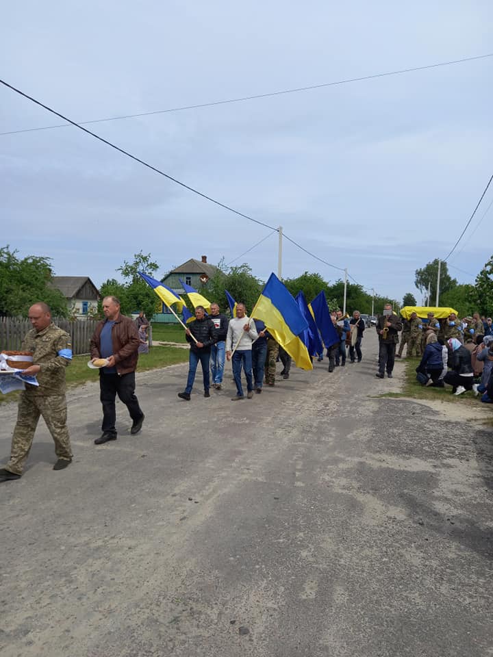 Загинув понад 2 місяці тому: на Волині поховали 24-річного Героя Владислава Богомаза. Фото