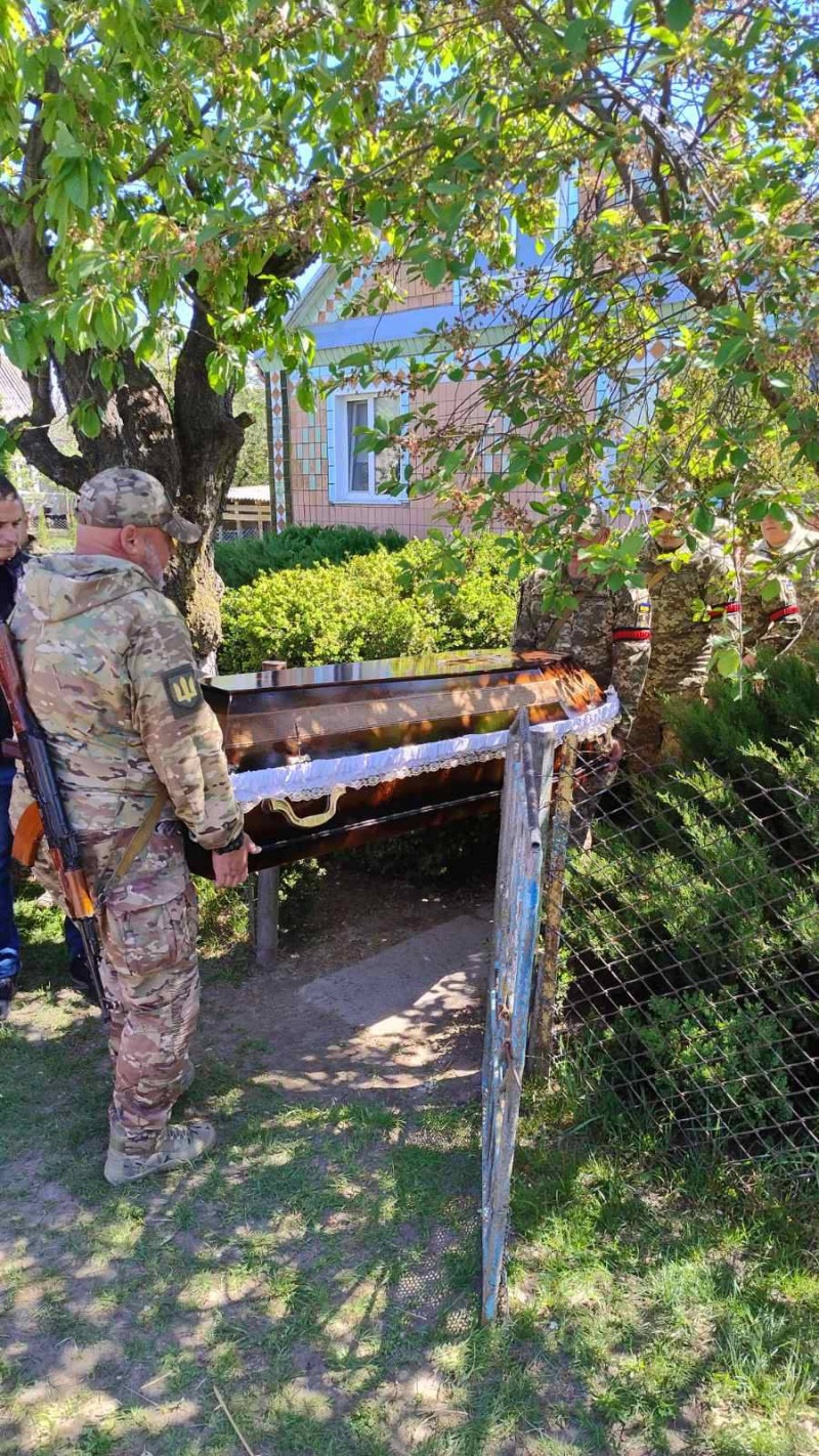 Навіки 33: на Волині в останню земну дорогу провели Героя Антона Пугача