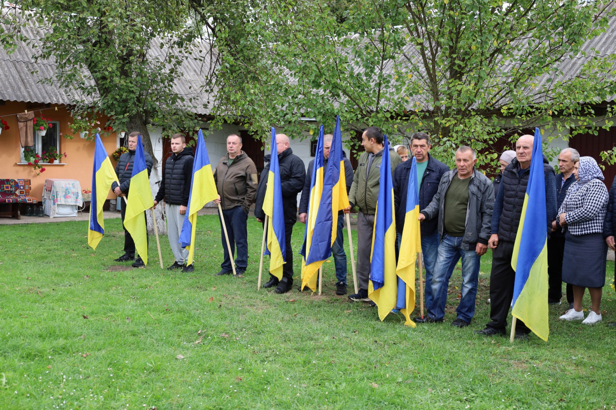 Не встиг одружитися й відчути радості батьківства: на Волині попрощалися з Героєм Олександром Коцурою