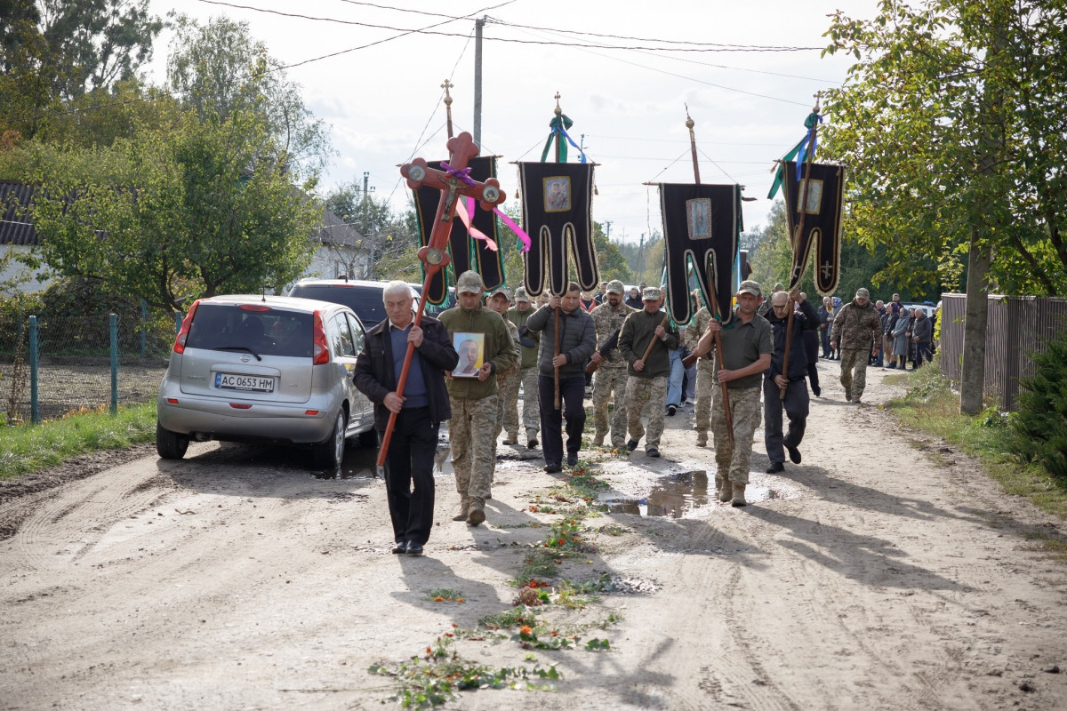 Загинув в бою за Україну: на Волині попрощалися з Героєм Олександром Синяговським