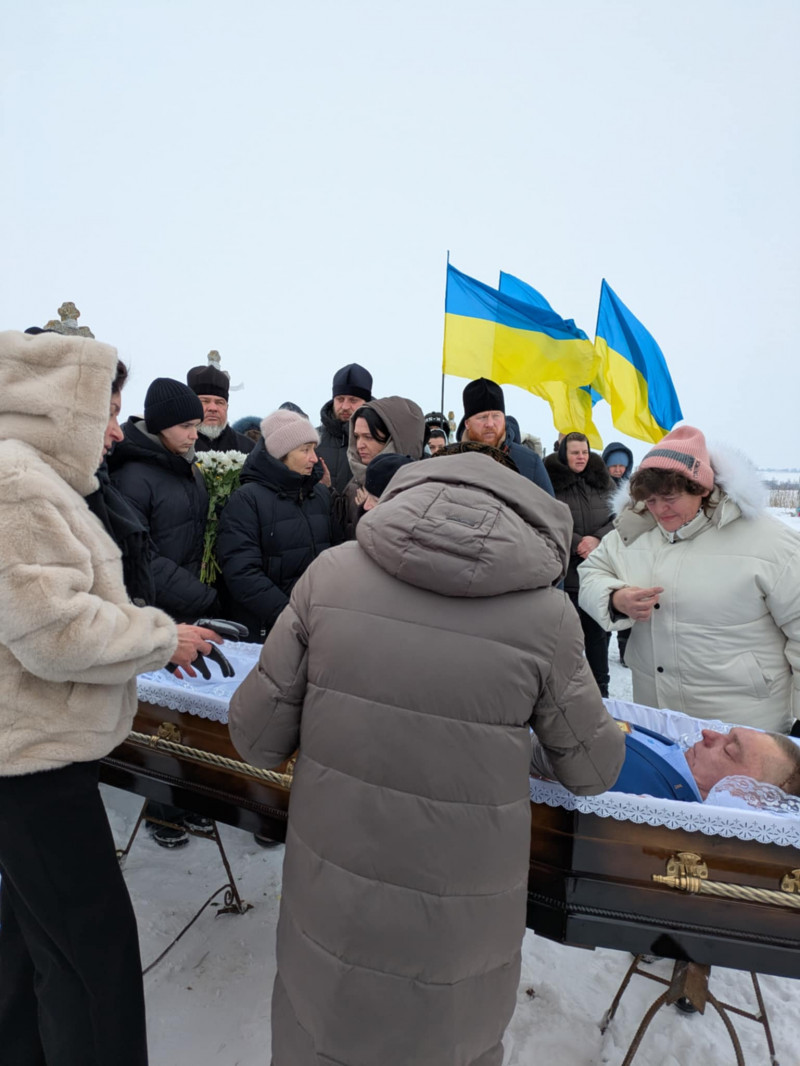 З перших днів війни став на захист України: на Волині провели в останню путь воїна Миколу Положевця