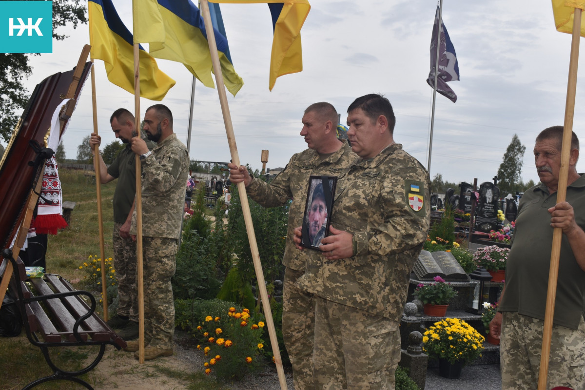 «На щиті» Героя привіз брат, який теж у війську: на Волині в останню дорогу провели полеглого воїна Віктора Гудька