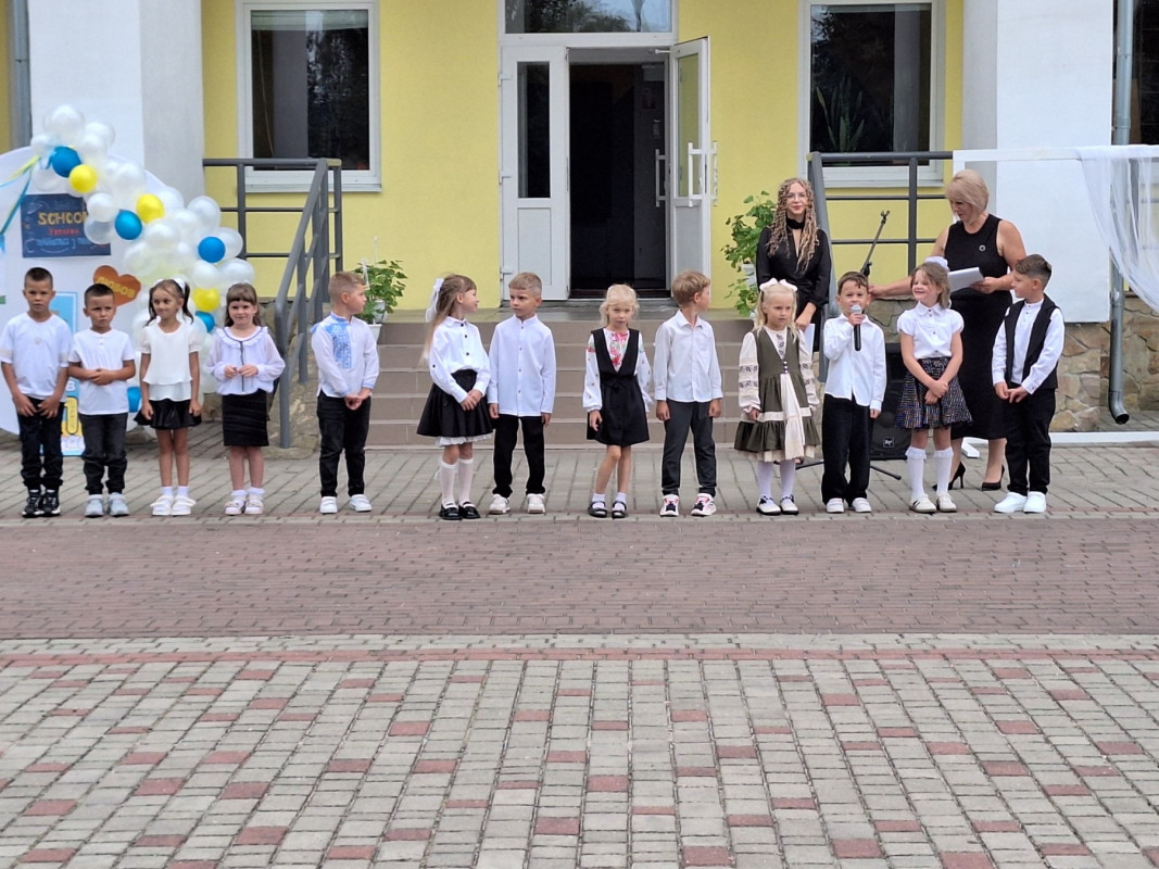 Замість квітів – донат на підтримку ЗСУ: як у Ковельській громаді відзначили День знань